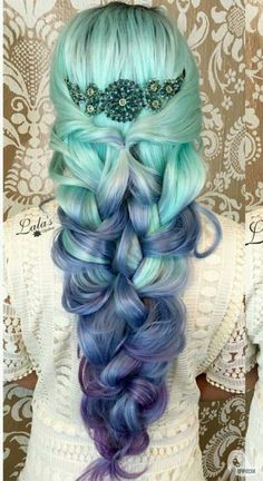 Необычная красота Purple Ombre Hair, Fesyen Rambut, Unicorn Hair, Hair Shows, Pastel Hair, Hair Dye Colors, Dye My Hair, Mermaid Hair, Rainbow Hair