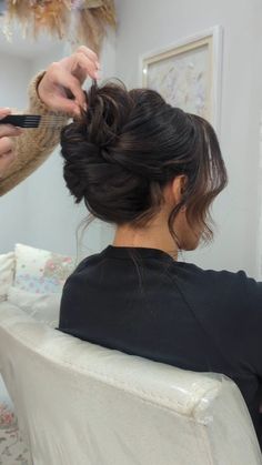 Paige Lauren Whitton | YORKSHIRE BRIDAL HAIR & EDUCATOR | Watch me style 🤍 This week I showcased this type of look to my academy members in a live session. It is a super easy technique & a very… | Instagram Updo High Bun, Updo High, Bridesmaid Hair Inspo, High Updo, Wedding Hairstyles Bridesmaid, Wedding Hair Up, Bridal Hair Inspiration