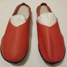 Socofy Red Slip On Backless Flat Mules. Comfortable Slides Socofy Size 39 Is Us Size 8, But This Shoe Fits Too Close For Me, Good For 7.5 Shoes New Without Tags Or Box Never Wore, But I Had Them For Awhile. Flat Mules, Slip On Mules, Shoe Fits, Lady In Red, Flat Shoes Women, Mule Shoe, Loafer Flats, Slides, Loafers