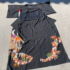 Vintage Japanese Kuro Tomesode Formal Kimono Featuring A Beautiful Floral Pattern With Gold Threaded Embroidery Made To Be Slightly Bottom-Heavy “Kuro Tomesode Is The Most Formal Kimono For Married Women. The Body Color Is Black And Always Put 5 Kamon Family Crests. Bride And Groom's Married-Women Family Members Wears It At The Wedding Ceremony.” Https://Www.Kimonoya-Japan.Net/Product-List/44 This Particular Kuro Tomesode Represents A Member Of The Taira (Also Known As Heishi/ Heiki) Clan, Illeg Black Long Sleeve Kimono For Tea Ceremony, Long Sleeve Black Kimono For Tea Ceremony, Traditional Fitted Black Kimono, Fitted Black Traditional Kimono, Fitted Traditional Black Kimono, Formal Kimono, Heian Period, Married Women, Family Crests