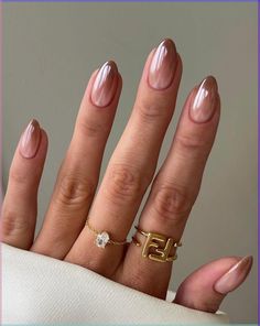 Elevate your holiday look with Thanksgiving nail designs. These Thanksgiving nail art ideas are perfect for the fall season! Cute Pink Nails, Brown Nails Design, Simple Fall Nails, Chrome Nails Designs, Nude Nail Designs, Winter Nail Designs, Brown Nails, Chrome Nails