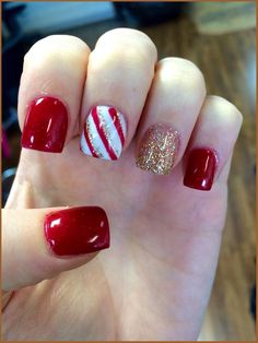 Candy Cane Sayings, Christmas Sns Nails, Glitter Nail Colors, Christmas Nails For Short Nails, Christmas Pedicure Designs, Nails Candy Cane, Pedicure Ideas, Candy Cane Nails, Look Sophisticated