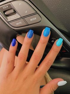 Ocean Blue Nails Short, Short Nails Acrylic Color Ideas, Beachy Short Nails, Ocean Blue Nails Summer, Fun Blue Nails, Vibe Nails, Nail Inspired, Time Nails, Beachy Nails