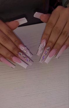 Nails Design Latina, Pink And White Nails Gel, Latina Acrylic Nails Pink, Nail Inspo Latina, Nails Latina, Latina Acrylic Nails Short, Latina Acrylic Nails, Latina Nail Designs Pink, Soft Nails