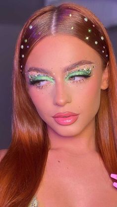 Inspi Makeup, Edc Makeup, Freckle Pen, Bigger Lips, Cheer Makeup, Gem Makeup, Coachella Makeup, Alien Makeup, Festival Makeup Glitter