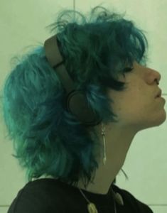 Androgynous Hair, Short Grunge Hair, Hair Inspiration Short, Shot Hair Styles, Hair Stylies, Alternative Hair, Fluffy Hair, Dye My Hair