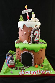 Thomas the Tank Engine and Frosty cake Paris Cakes, First Communion Cakes, Book Cakes, Horse Cake, Winter Cake, Character Cakes