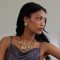 Product Description: Versatile and eye-catching, this becomes the focal point of any ensemble. Whether you're attending a beachside event or adding a touch of coastal elegance to your everyday style, this necklace becomes a signature piece that embodies your unique sense of fashion.   Dimensions: 18"- 22" Style #: 4488