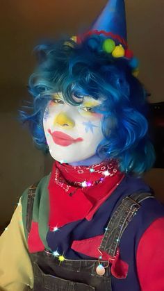 clowncore teehee Clowns Through The Years, Easy Halloween Clown Costumes, Clowncore Aesthetic Pfp, Silly Clown Costume, Cool Unique Halloween Costumes, Weird Core Photos, Art The Clown X Y/n, Small Clown Drawing, Clown Cosplay Outfit