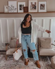 Spring Outfits Size 12, Mid Size Mom Jeans Outfit, Spring Fits Midsize, Spring Outfits 2023 Curvy, Cool Mom Outfits Plus Size, Mom Jeans Spring Outfit, Black Jeans Outfit Midsize, Spring Midsize Outfits 2024, Size 16 Summer Outfits For Women