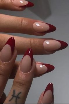 Cool Nail Art Burgundy Acrylic Nails, Burgundy Nail Designs, Deep Red Nails, Bauch Tattoos, Kutek Disney, Wine Nails, Manikur Kuku, November Nails