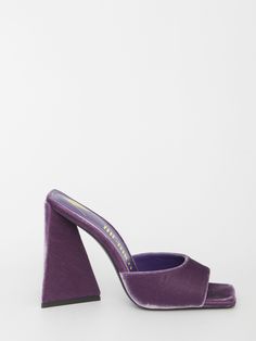 Devon mules in purple velvet with square and open toe and geometric heel. Leather sole. Heel height: 11,5cm ITA size. Size nationality: IT  Product number: 6190499  Product code: 237WS000V071287  Composition: 100% velvet