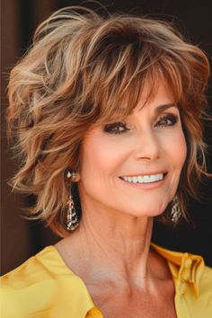 Textured Shaggy Cut Hairstyle For Older Women. Bun High, Choppy Bob Hairstyles For Fine Hair, Ideas Haircut, Medium Hair Styles For Women, Short Hair Images, Bubble Ponytail, Easy Hair Cuts