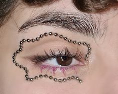 eye makeup look ball chain black pink lashes liner graphic editorial simple artistic rockstar kpop stray kids skz 樂-star inspo Liner Graphic, Kpop Stray Kids, Ball Chain, Makeup Routine, Stray Kids, Makeup Looks, Lashes