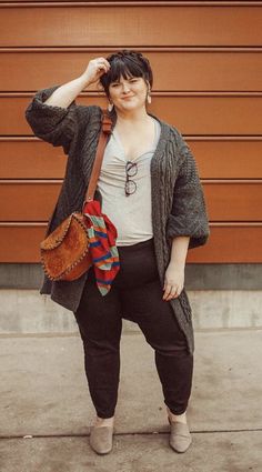 Plus Size Influencer | Plus Size Fashion Blogger | Plus Size Fall Style | Autumn Fashion Modest Plus Size Fashion, Plus Size Herbst, Short Plus Size Fashion, How To Wear Jeans, Tokyo Street Fashion, Plus Size Fall Outfit, Plus Size Fall Fashion, Hipster Grunge