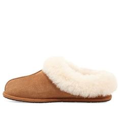 Shop (WMNS) UGG Moraene 'Chestnut' 1118981-CHE at KICKS CREW — your go-to for authentic, stylish sneakers. Whether for fashion, performance, or collection, find your perfect pair with us. Classic Winter Slippers With Suede Lining, Classic Closed Toe Winter Slippers, Classic Sheepskin Slippers For Winter, Classic Shearling Slippers For Winter, Casual Brown Sheepskin Slippers, Winter Brown Slippers With Suede Lining, Brown Sheepskin Round Toe Slippers, Brown Sheepskin Slippers With Round Toe, Classic Brown Slippers With Suede Lining