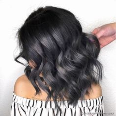 Charcoal Hair Is The Anti-Unicorn Trend For Fall Dark Charcoal Hair, Ash Black Hair, Ash Ombre Hair, Black Silver Ombre, Hair Color Ash, Color Straight Hair, Ash Ombre, Ice Hair