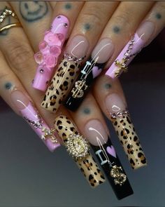 Dark Theme Nails, Almond Junk Nails, Black And Leopard Nails, Leopard Print Nail Designs, Leopard Print Nail, Ny Nails, Cheetah Print Nails, Nail Looks, Autumn Nail