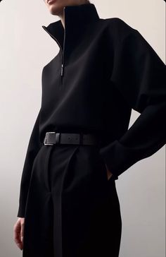 Fall Aesthetic Dark, Women In Suits, 40s Mode, 90s Minimalism, Suits Black, Aesthetic Dark Academia, Looks Pinterest, Wardrobe Tips, Outfits Chic