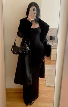 Maquillage Goth, Looks Street Style, All Black Outfit, Looks Chic, Cute Simple Outfits, Lookbook Outfits, Winter Fashion Outfits, Elegant Outfit, Simple Outfits