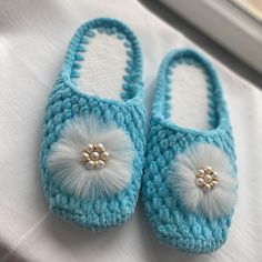 🌟 Welcome! 🌟 Say hello to our stylish crochet slippers made of velvet rope, perfect for anyone who loves elegance. 🎀 Features: Made of luxurious velvet rope for a unique and elegant look. Customizable in color, model, and ornament size. Suitable for year-round wear, with warm, double-soled, non-slip soles. Soft, comfy, high-quality, and durable. Ideal for pampering yourself and your loved ones. 📏 Sizing Options: Available in various sizes for the perfect fit. Contact us for detailed sizing i Crochet Round Toe Slippers For Winter, Winter Crochet Slippers With Round Toe, Casual Crochet Yarn Slippers, Comfortable Crochet Yarn Slippers, Crochet Yarn Slippers With Round Toe, Casual Knitted Yarn Slippers, Comfortable Knitted Yarn Slippers, Velvet Rope, Stylish Crochet