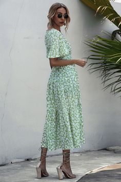 Boho Style Summer, Women Boho Style, Beach Long Dress, Patchwork Dresses, Floral Long Dress, Mid Calf Skirt, Boho Fashion Summer, Long Beach Dress, Neck Women