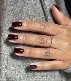 Brown Fall Short Nails, Cute Nail Colors For Fall, Fall Nails 2024 Brown, Fall Russian Manicure, Brown Nails On Dark Skin, Dark Brown Short Nails, Brown Nails On Brown Skin, Deep Brown Nails, Fall Nails Black Women