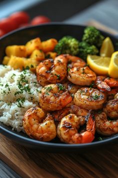 Grilled shrimp with rice, pineapple chunks, broccoli, and lemon wedges in a bowl. Healthy Foodi Ninja Recipes, Healthy Dinner Recipes Ninja Foodi, Combi Cooker Recipes, Food Ninja Grill Recipes, Ninja Foodi One Pot Meals Healthy, Ninja Foodi Shrimp, Healthy Living Recipes, Health Dinner, Delicacy Food