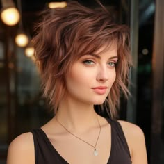 Short Shaggy Bob With Bangs, Trending Short Hair, Haircut Trending, Nice Short Haircuts, Wedge Haircuts, Short Messy Haircuts, 2024 Haircuts, Blonde Haircut, Wedge Haircut