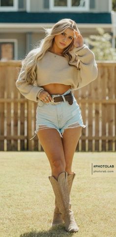 Jeans Inspiration, Wrangler Vintage, Fest Outfits, Southern Outfits, Cute Country Outfits, Daisy Dukes, Line Dancing