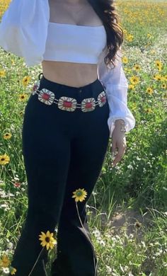 Outfits For Mexican Party, Mexican Jaripeo Outfits, Rancheras Aesthetic, Black Vaquera Outfit, Outfit Ranchero Mujer, Grupo Frontera Concert Outfit, Balie Outfits Mexican, Jaripeo Outfits Mexican Women, Quince Outfits Guest