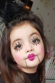 Marionette Makeup, Halloween Maquillage, Diy Halloween Costumes For Kids, Adornos Halloween, Scary Dolls, Diy Halloween Costumes Easy