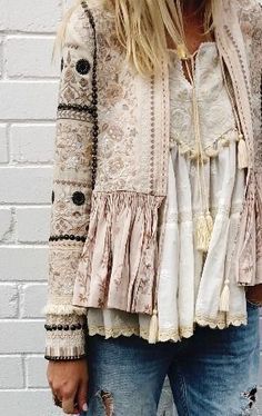 200 Boho-Style Fashion Looks#BohoLooks Vetement Hippie Chic, Hippie Elegante, Top In Pizzo, Affordable Boho, Look Boho Chic, Boho Mode, Boho Styl, Mode Hippie, Stil Boho