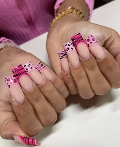 V Day French Nails, Short Nails Acrylic Y2k, Nails Pink Y2k, 2000s Nails Trends, Small Square Nails, 2000s Nails Acrylic Y2k, Y2k Valentines Nails, 2000s Acrylic Nails, Emo Y2k Nails