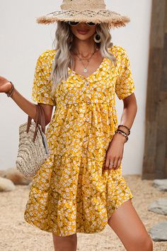 Details:Floral Print V Neck Short Sleeve Casual Dress Printed Casual style With button Fabric: polyesterSize: S, M, L, XLFor more country size measurements, please .Size/inUSBustWaistLengthS4-638.5838.1833.46M8-1040.5540.1534.05L12-1442.5142.1234.64XL16-1845.2744.8835.23Please allow 0.4"-0.8" differs due to manual measurement. Mini Dress Fashion, Waist Length, Xl Dress, Ruffle Hem, Orange Color, Casual Style, Print Dress, Casual Dress, Fashion Dresses