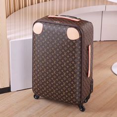 Description L.V Exqusite Travelling Luggage Monogram Canvas Unisex, Travel Luggages 24in/61cm LV Rep 1:1 This rolling luggage for the 21st century traveller is fashioned in iconic canvas with an Aluminum wide trolley system. Size: 61 cm / 24 inches Monogram canvas Cabin size Ultra-light canvas Mesh lining Pull zipper closure lock system 4 double compact wheels Handle: Double Include box, dust bag. This product is of the best quality. Luxury Luggage Sets, Luxury Luggage, Louis Vuitton Shirt, Luxurious Fashion, Lighted Canvas, Luggage Sets, Evening Clutch Bag, Vuitton Bag, Tote Backpack