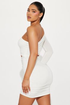 Available In Off White, Black, Dusty Blue, Chocolate, And Orange. Mini Dress Off Shoulder Long Sleeve Ruched Cut Out Detail Double Lined Stretch Dress Length = 31'' 95% Rayon 5% Spandex Imported | Lina Smooth Double Lined Mini Dress in Off White size 3X by Fashion Nova Ruched Mini Top For Night Out, Mini Length Ruched Top For Night Out, Dress Off Shoulder Long, Mini Dress Off Shoulder, Chocolate And Orange, Off White Fashion, Orange Mini Dress, Blue Chocolate, Dress Off Shoulder