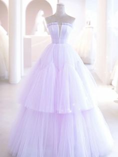 Lavender Ball Gown, Mode Purple, Tulle Long Prom Dress, Purple Tulle, Purple Evening Dress, Strapless Evening Gowns, Purple Prom, Long Formal Gowns, A Line Evening Dress