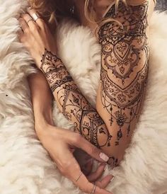 Perfect feminine filler ideas Neck Henna, Lace Sleeve Tattoos, Model Tattoo, Tattoo Mandala, Marquesan Tattoos, Lace Tattoo, Women's Tattoo