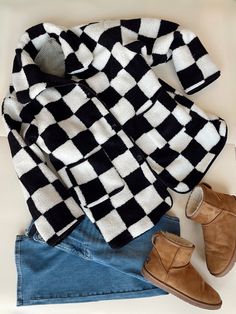 This checkered sherpa coat makes the cutest layer & keeps you warm! #winteroutfitideas #jackets Collared Houndstooth Outerwear For Winter, Casual White Houndstooth Outerwear, Winter Collared Outerwear With Houndstooth Pattern, Trendy White Houndstooth Outerwear, Black And White Checkered Coat Outfit, Casual Gingham Outerwear With Pockets, Fall Gingham Outerwear With Pockets, Fall Gingham Outerwear With Long Sleeves, Trendy Gingham Long Sleeve Outerwear