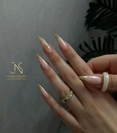 Classy Gel Nails, Gold Acrylic Nails, Gel Toe Nails, Hello Nails, Claw Nails, White Acrylic Nails, Casual Nails, Pretty Gel Nails