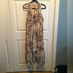 This Beauty Is Stunning Nwt And Back Zip. Beading Detail W Gold. 2 Layers Of Material. Midi Length. Great Twirl! Cream Flowy Sleeveless Maxi Dress, Chic Sleeveless Beaded Dresses, Embellished Sleeveless Cream Dresses, Cream Embellished Sleeveless Dresses, Midi Length, Beading, Sleeveless Dress, Womens Dresses, Cream