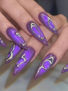 purple aura stiletto nails with chrome art Purple Stiletto Nails, Purple Chrome Nails, Rave Nails, Popular Nail Art, Edgy Nails