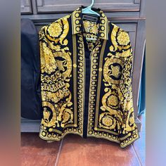 Versace 2 Piece Suit Luxury Formal Gold Sets, Designer Gold Party Sets, Classic Gold Long Sleeve Sets, Designer Fitted Gold Sets, Designer Gold Long Sleeve Sets, Luxury Long Sleeve Silk Set, Luxury Silk Long Sleeve Sets, Luxury Gold Silk Set, Luxury Silk Sets For Parties