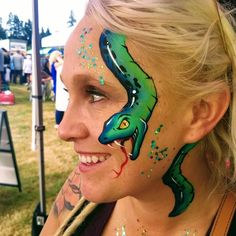 Snake Face Paint Easy, Reptile Face Paint, Face Painting Snake, Snake Face Painting, Painting Harry Potter, Snake Face Paint, Snake Face, Face Painting Supplies, Halloween Face Paint