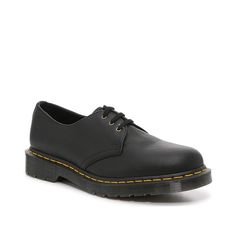 Dr. Martens-1461 Oxford Classic appeal meets functionality in the 1461 oxford from Dr. Martens. The leather construction is made to last, and the signature Air Cushion rubber sole protects from the elements, so your ensembles stand out as you stand firm. Classic Lace-up Shoes With Leather Sole For Streetwear, Leather Footbed Lace-up Oxfords For Streetwear, Classic Low-top Oxfords With Leather Footbed, Leather Oxfords For Streetwear With Leather Footbed, Leather Oxfords For Streetwear, Classic Lace-up Shoes With Rubber Sole For Streetwear, Classic Oxfords With Round Toe For Streetwear, Classic Round Toe Oxfords For Streetwear, Classic Lace-up Shoes With Round Toe For Streetwear