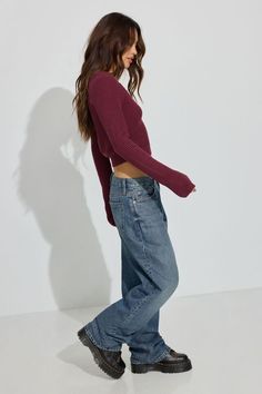 Low Rise Baggy Jeans, Banks Blue Semi Baggy Jeans Outfit, Versatile Baggy Jeans For Fall, Baggy Jeans For Everyday Fall Wear, Trendy Everyday Jeans For Fall, Baggy Jeans With Boots, Low Waist Jeans Outfit Winter, 90s Baggy Jeans Outfit, Low Rise Pants Outfit, Low Waisted Jeans Outfit