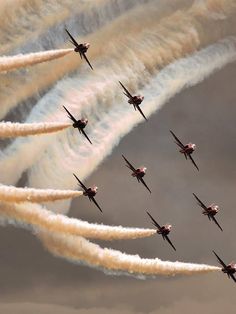 . Aviation Decor, Red Arrows, Red Arrow, Jet Plane, Air Show, Wallpaper Pc, Military Aircraft, Helicopter