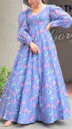 Frock Designs For Women, Frock Designs For Girl, Simple Frock Design, Long Frock Designs, Long Gown Design, Simple Frocks, Gaun Fashion, Long Dress Design, Girls Frock Design