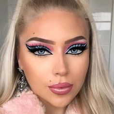 Hallowing Costumes, Makeup Barbie, Bratz Doll Makeup, Cute Eyeshadow Looks, Barbie Halloween, Barbie Makeup, Barbie Costume, Nail It, Beauty Make-up